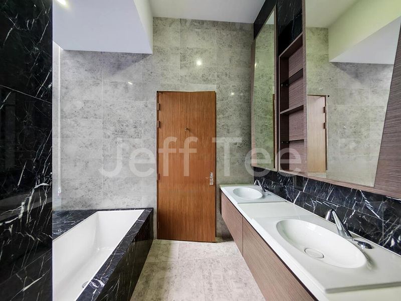 5 Bed Condo for Rent in  UIC Building - Image 10